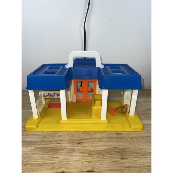 Vintage 1986 Fisher Price Little People Little Mini Mart W/Box. Missing 1 Piece - Picture 5 of 11